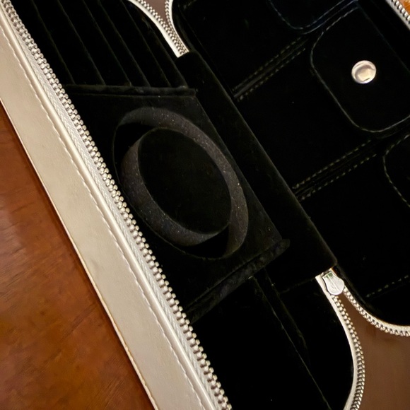 Pandora Cream Leather Jewelry Box Travel Case - Picture 9 of 9